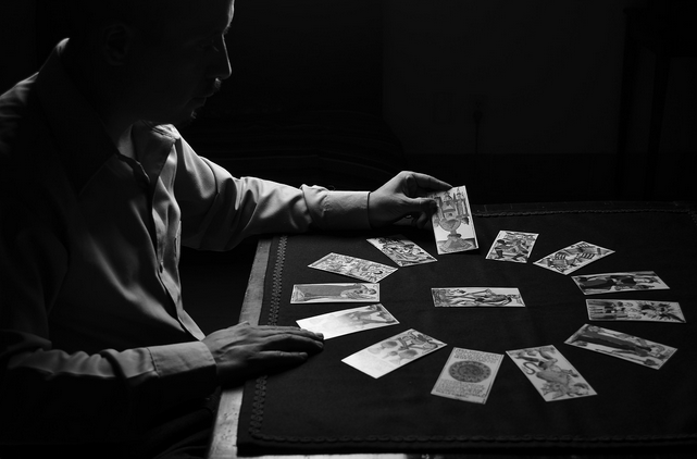 Types of Questions to Ask During a Psychic Reading